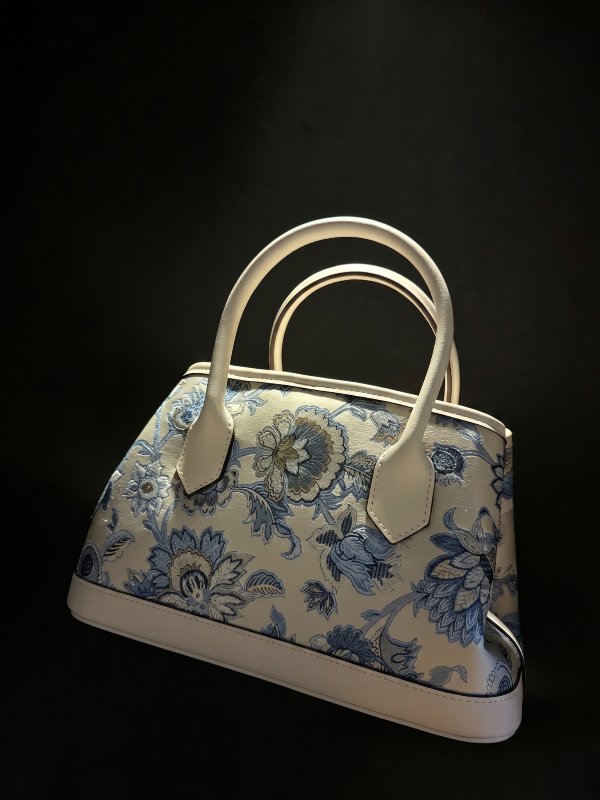 The Blue Porcelain Mini Garden Bag： From the Azure Echoes Collection