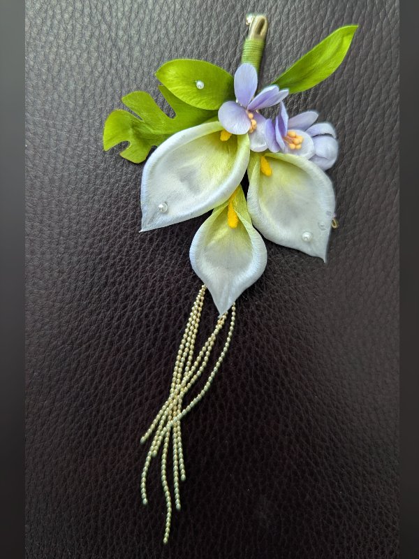 Renewal Calla Lily Brooch
